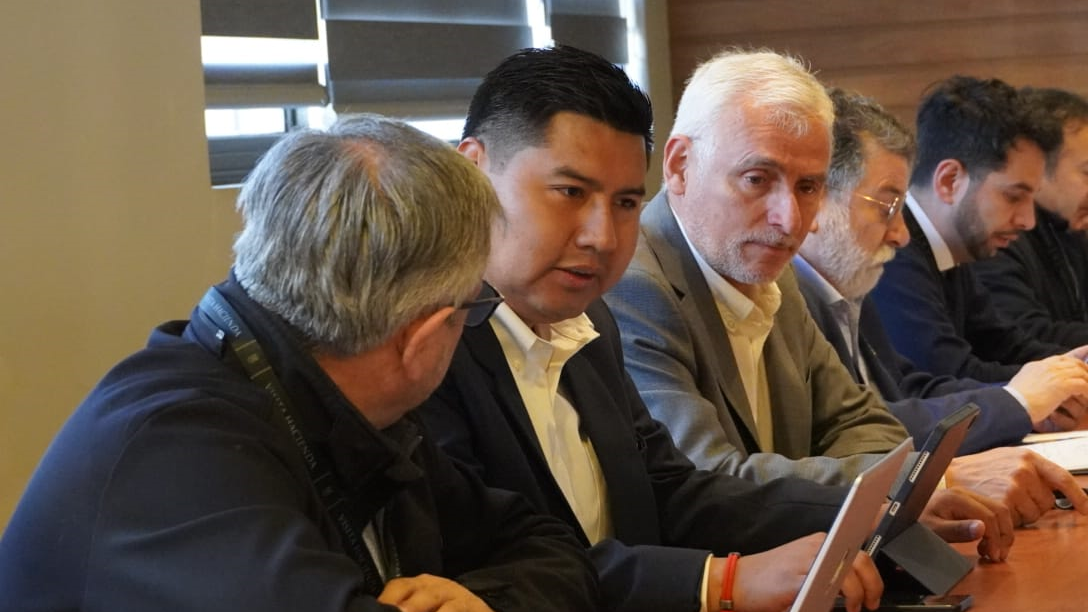 Gobernador Paco reunión Agorechi.png